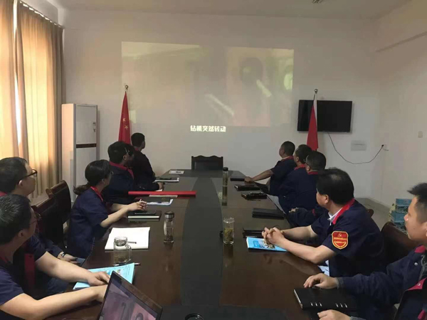 第二建筑工程事業(yè)部召開“強化意識、防控風(fēng)險”動員會